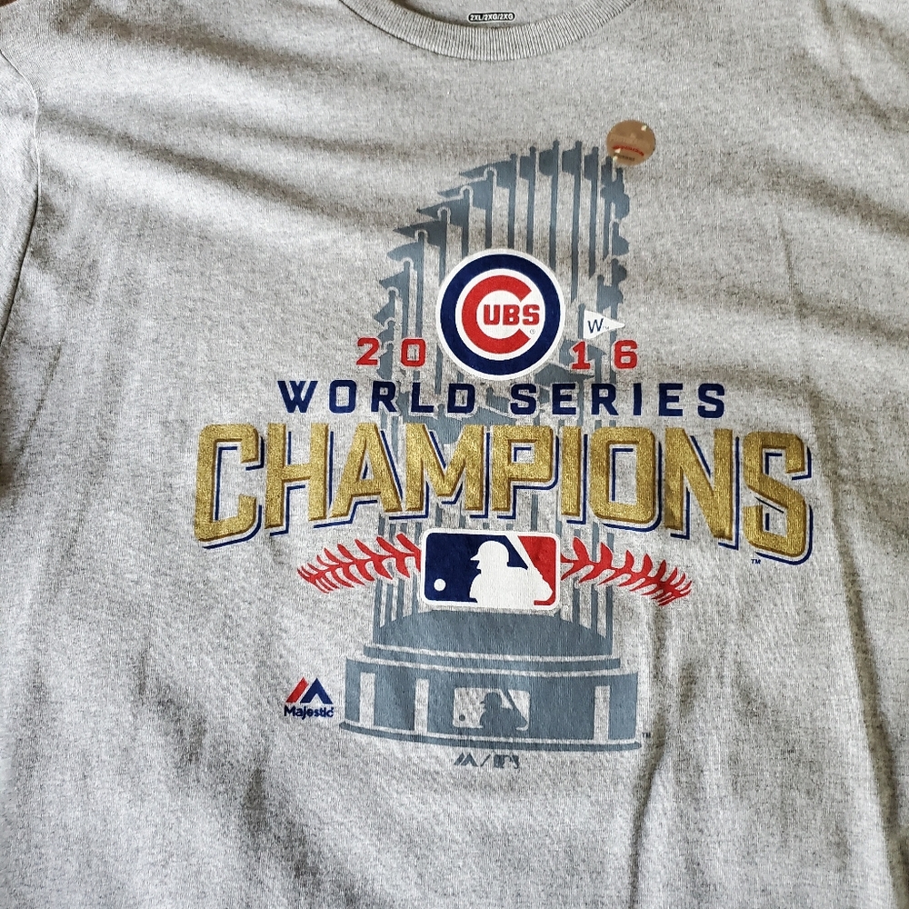 Long sleeve 2 xl Cubs world series